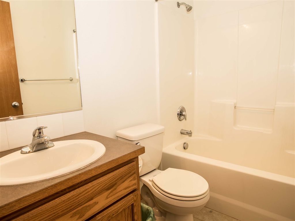 Building Photo - 4319 N Blake Rd