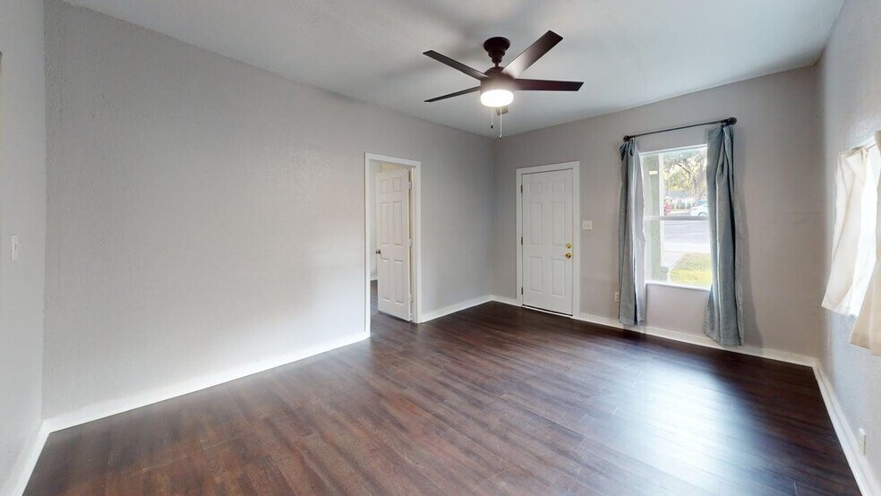 Building Photo - 112 S Chandler Ave