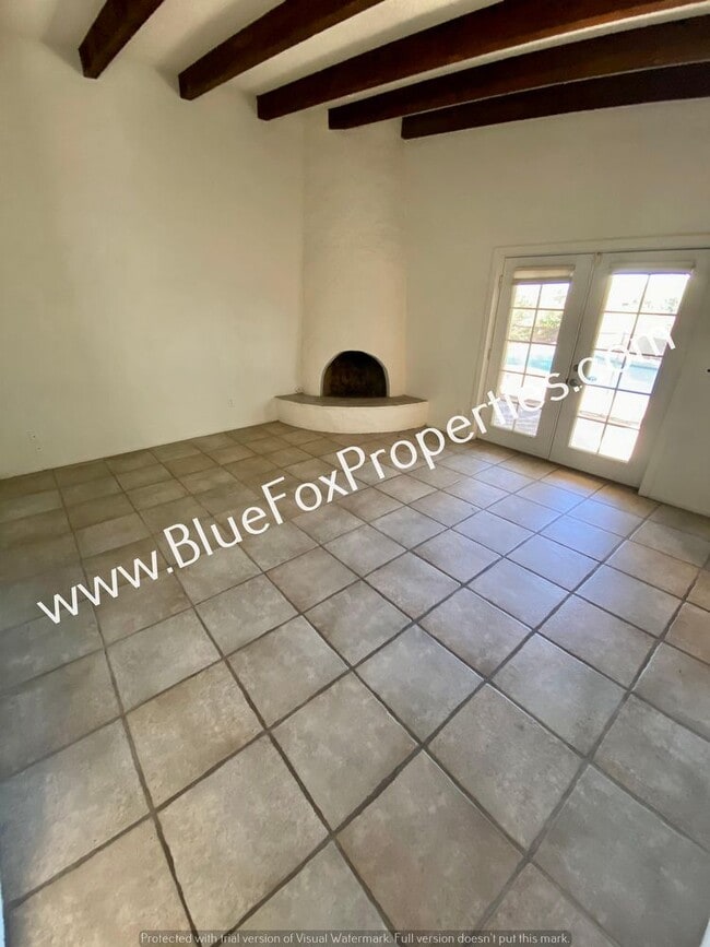 Building Photo - 4740 E Camino la Brinca