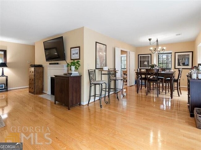 Building Photo - 4313 Pine Heights Dr NE