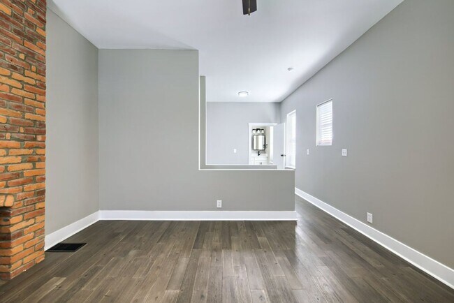 Building Photo - E Lincoln St 59-61 MLR