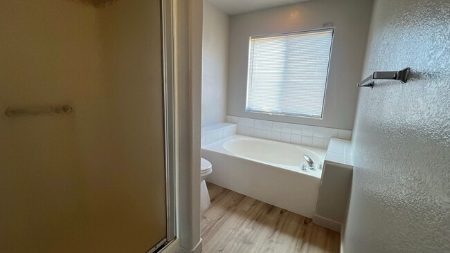 Building Photo - (APPLICATION PENDING) East Lancaster Home