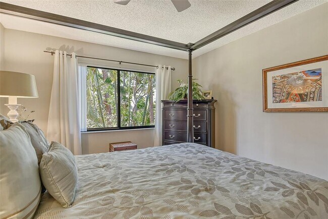 Building Photo - 1720 Glenhouse Dr