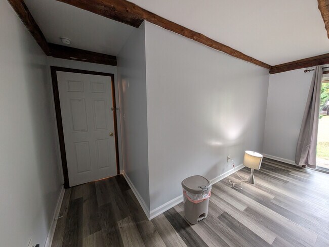 Building Photo - Room in Single Family Home on Ranson Rd