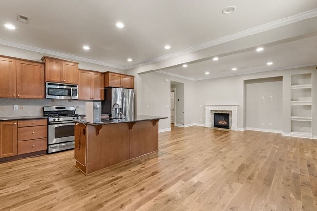 Building Photo - Welcome to this stunning 4-bedroom, 2.5-bath home in desirable Mill Creek, WA.