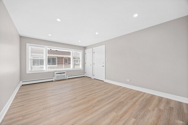 Building Photo - 4429 Prairie Ave
