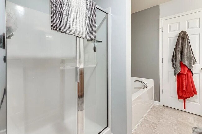 Building Photo - Cozy & Spacious 3BR Townhome in Atlanta
