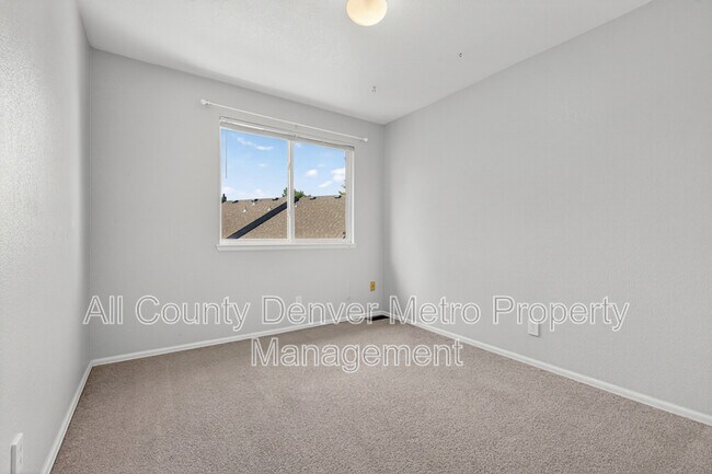 Building Photo - 10203 Vine Ct