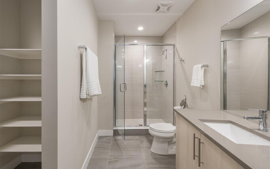 Building Photo - 3198 Blake St