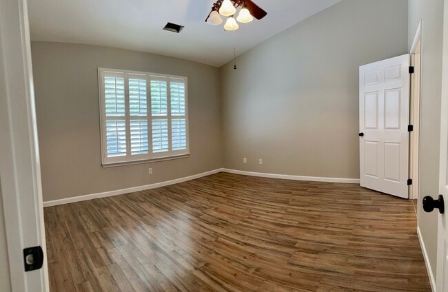 Building Photo - Charming 2-Bedroom Townhome in 'The Commons', Hanahan, S.C.