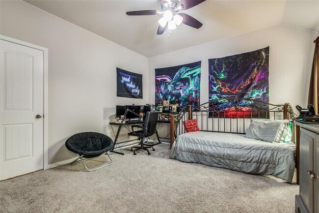 Building Photo - Looking for your first home or your forever home, the open floor plan on this beautiful home in t...