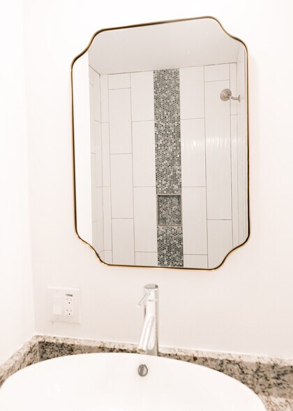 Building Photo - 902 W Columbus Dr