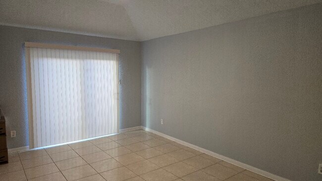 Building Photo - 15135 Beechnut St