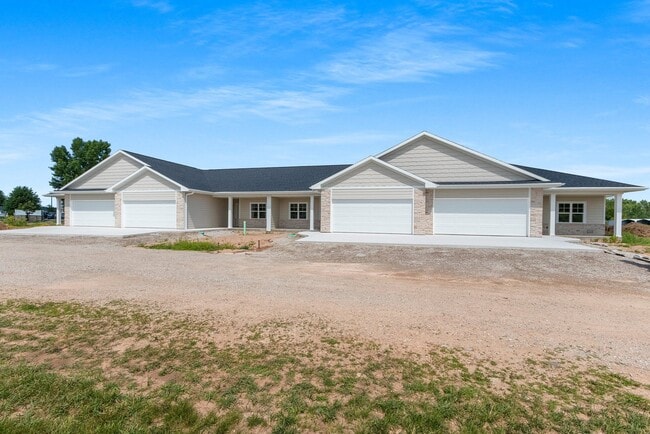 Building Photo - 2718 Saffron Pl