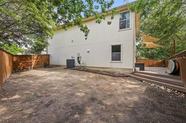 Building Photo - 1616 Strickland Dr