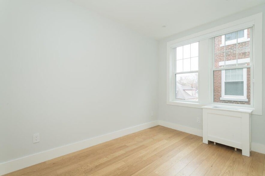 Building Photo - 286 Chestnut Hill Ave