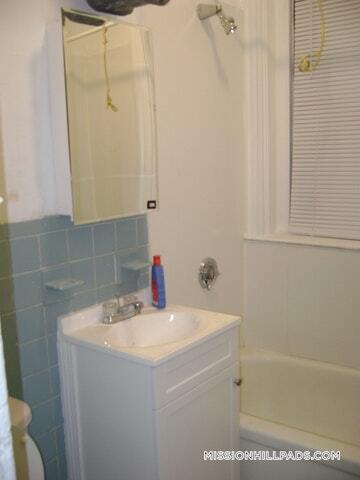 Building Photo - 887 Huntington Ave