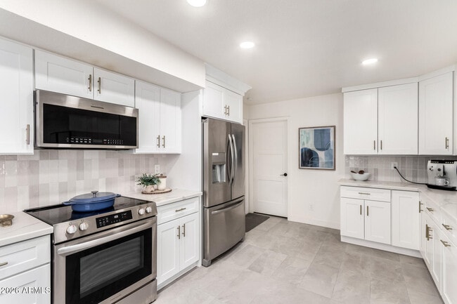 Building Photo - 26007 S Cedarcrest Dr