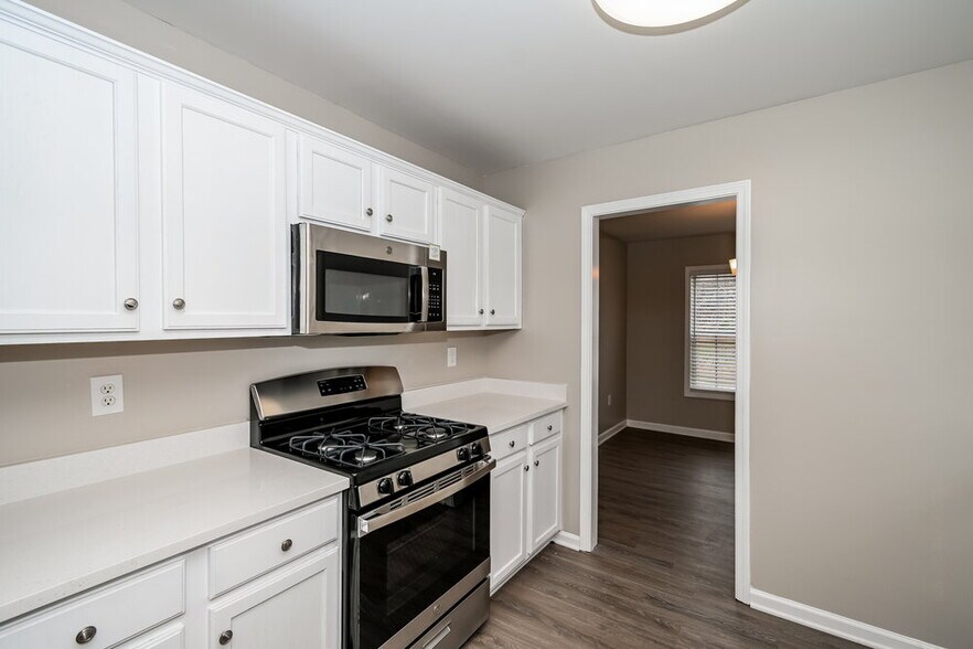 Building Photo - 6401 Harvester Cir