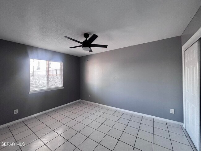 Building Photo - 11137 Pink Coral Dr