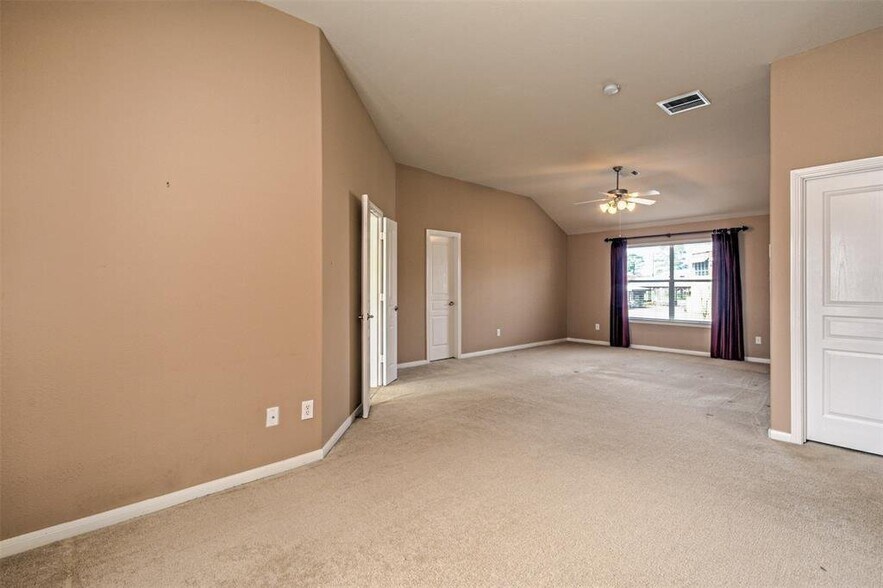 Building Photo - 9322 Steam Springs Dr