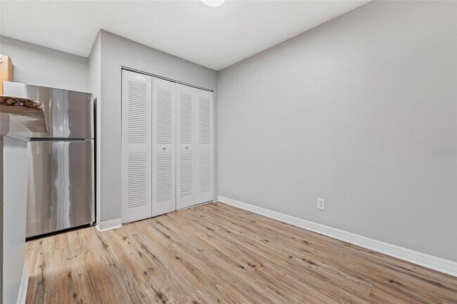 Building Photo - 370 Lake Placid Ct