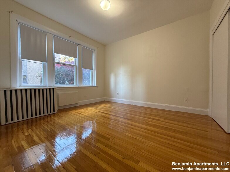 Building Photo - 48 Lancaster Ter