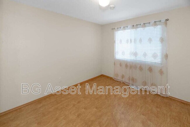 Building Photo - 176 Scotts Valley