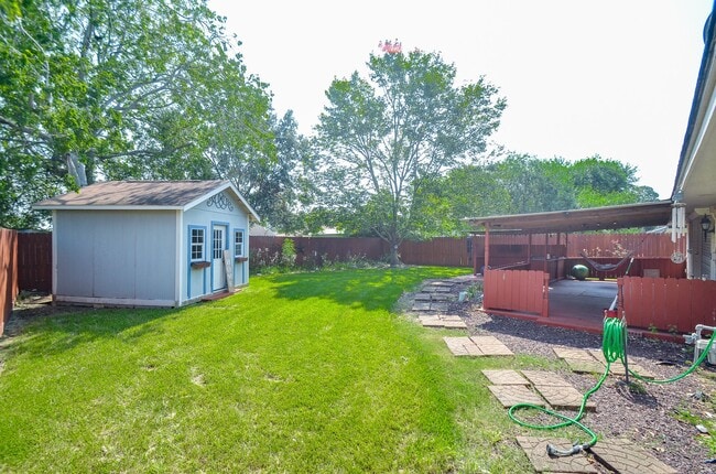 Building Photo - 12123 Ryewater Dr