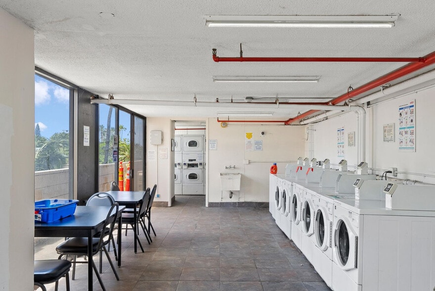 Building Photo - 444 Niu St