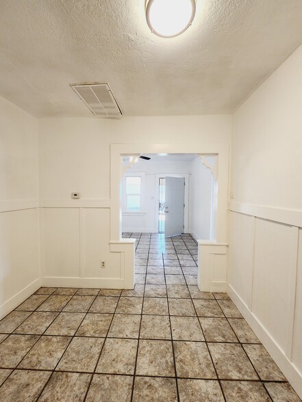 Building Photo - 118 Baker Way