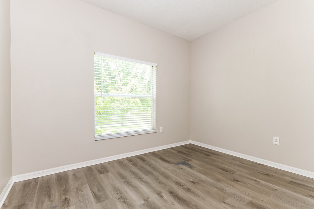 Building Photo - 556 Pinehurst Cove