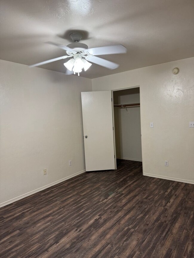 Building Photo - 4046 E Fairmount St