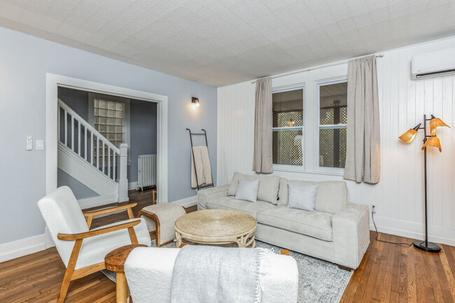 Primary Photo - 212 Lenox Ave