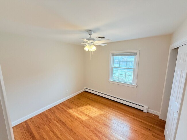 Building Photo - 8276 Franklin Ln