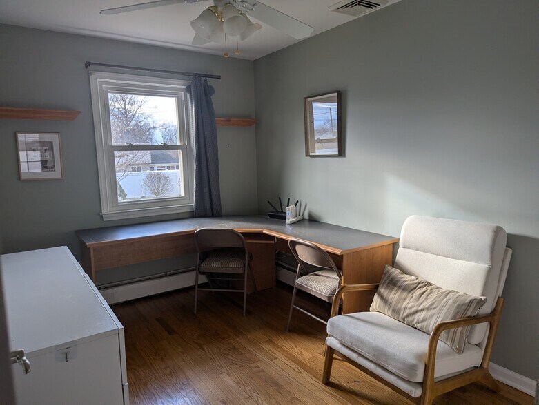 Building Photo - 89 Hedgerow Dr