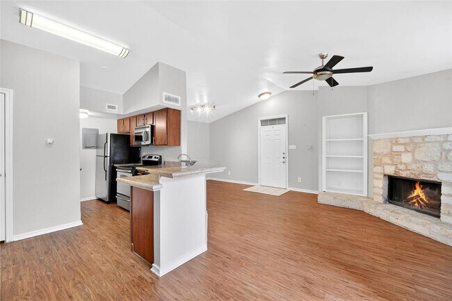 Building Photo - 6804 N Capital of Texas Hwy