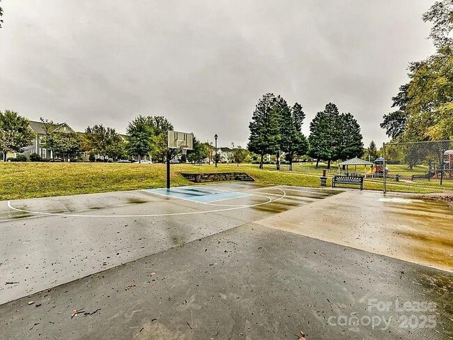 Building Photo - 1225 Kohler Ave