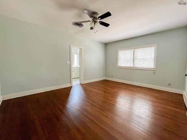 Building Photo - 3216 Milby Ave