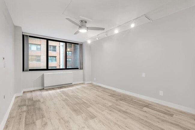 Building Photo - 510 E 80th St