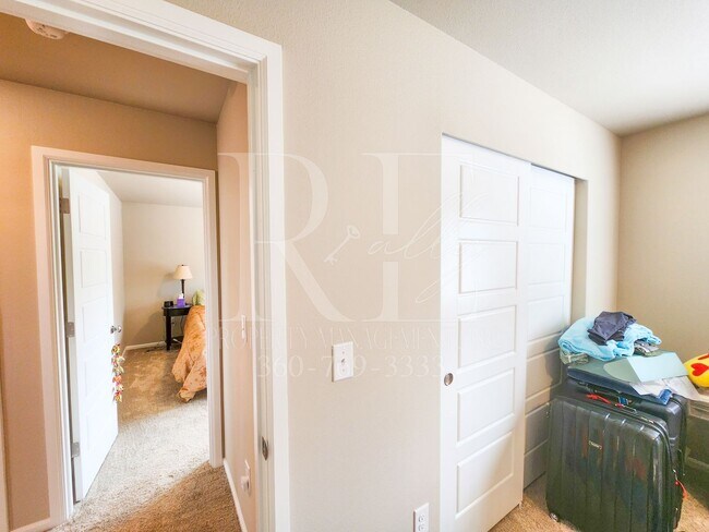 Building Photo - Extra Large Premium Built 4bd