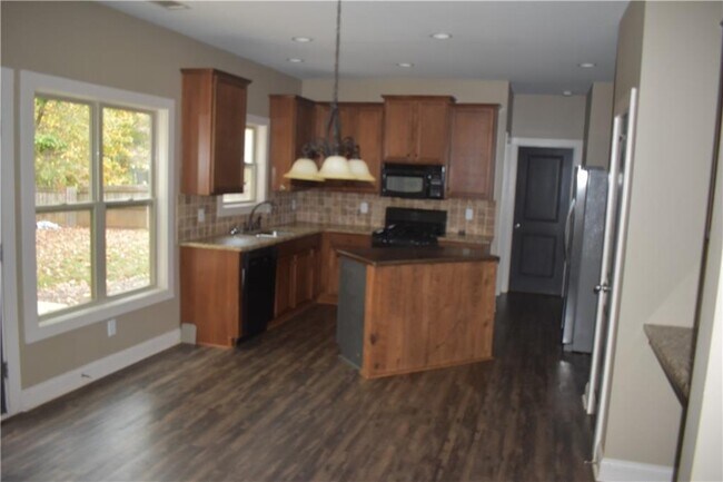 Building Photo - 43 Jessel Ln