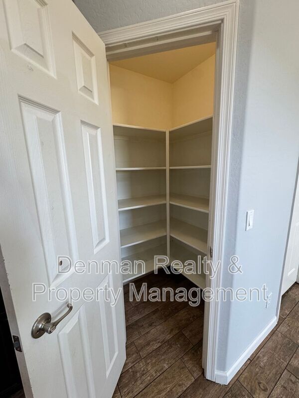 Building Photo - 10397 W Foothill Dr