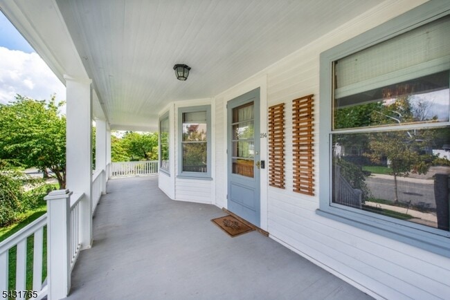 Building Photo - 294 Claremont Ave