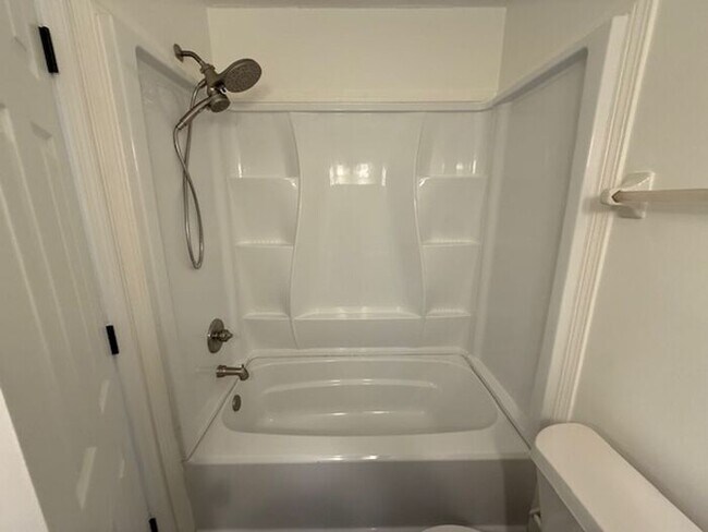 Building Photo - 2/1.5 Winter Springs Townhome with screened patio