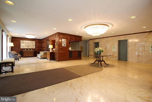 Building Photo - 4501 Arlington Blvd