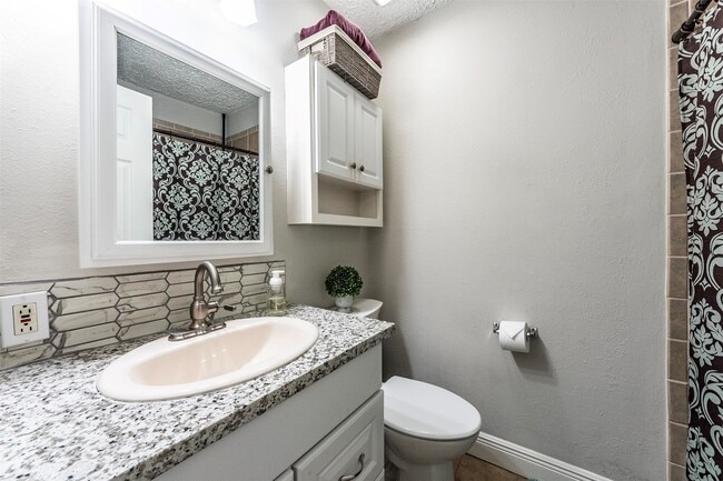 Building Photo - 405 Avondale Ln