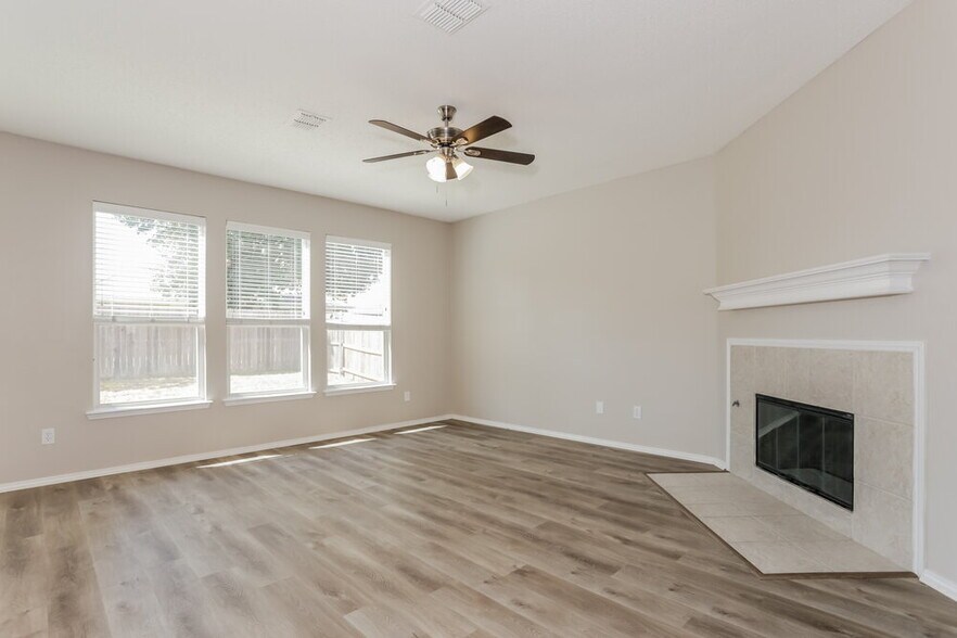 Building Photo - 7334 Tree Ridge Ct