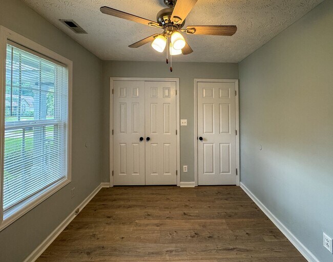 Building Photo - Cute 3 Bed 2 Bath Home in Spring Lake