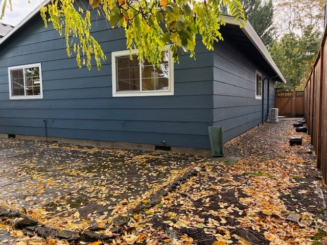 Building Photo - 7007 SE Cora St